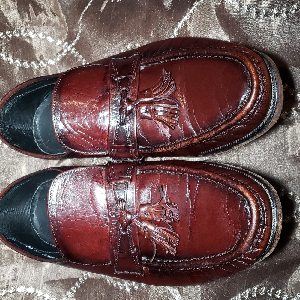 Vintage Florsheim, Men's Burgundy leather Pennyloafers .